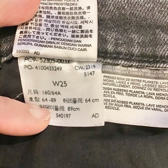 Levi’s 25 (0/1) Wedgie Skinny Women’s Jeans Gray Frayed Hems Button Fly Stretch - Picture 12 of 12